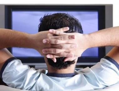 Καθιστική ζωή: Τι βλάπτει περισσότερο την υγεία